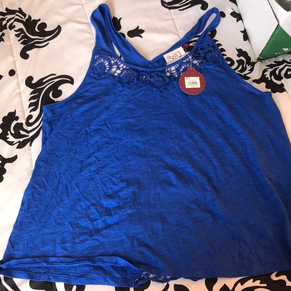 Blue tank top shirt